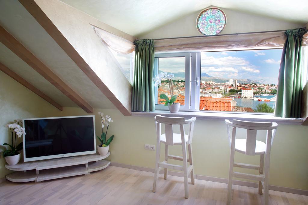 Royal Apartment Varos Split Exterior photo