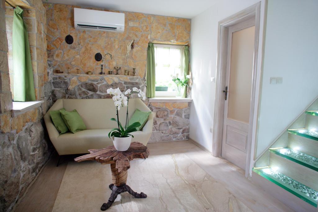 Royal Apartment Varos Split Exterior photo